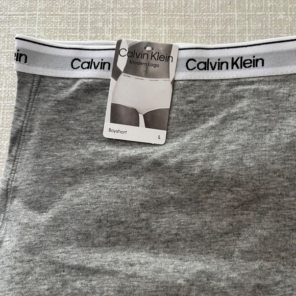 Calvin Klein Bralette & Boyshort - Picture 6 of 6